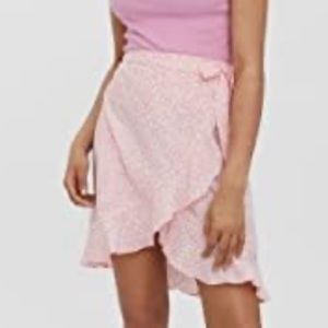 NWT Vero Moda Vmhenna Wrap Short Skirt, Pink Floral, Size:‎ Small